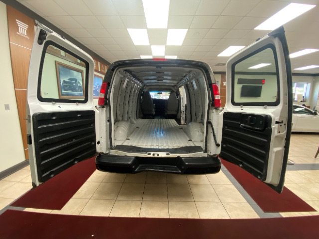Used 2022 Chevrolet Express 3500 Extended w/ Driver Convenience Package RWD image 12