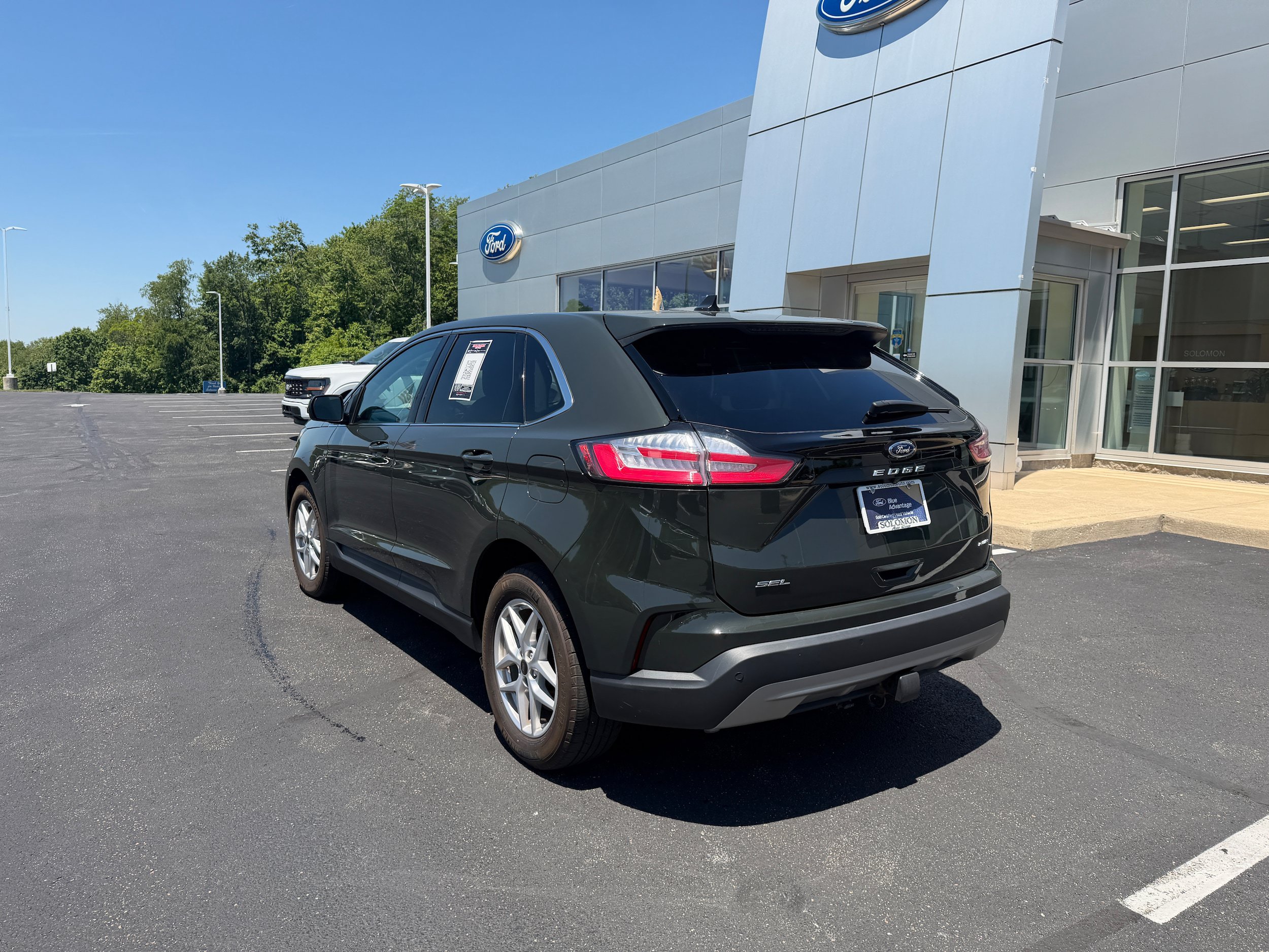 Certified 2024 Ford Edge SEL w/ Convenience Package AWD/4WD image 8