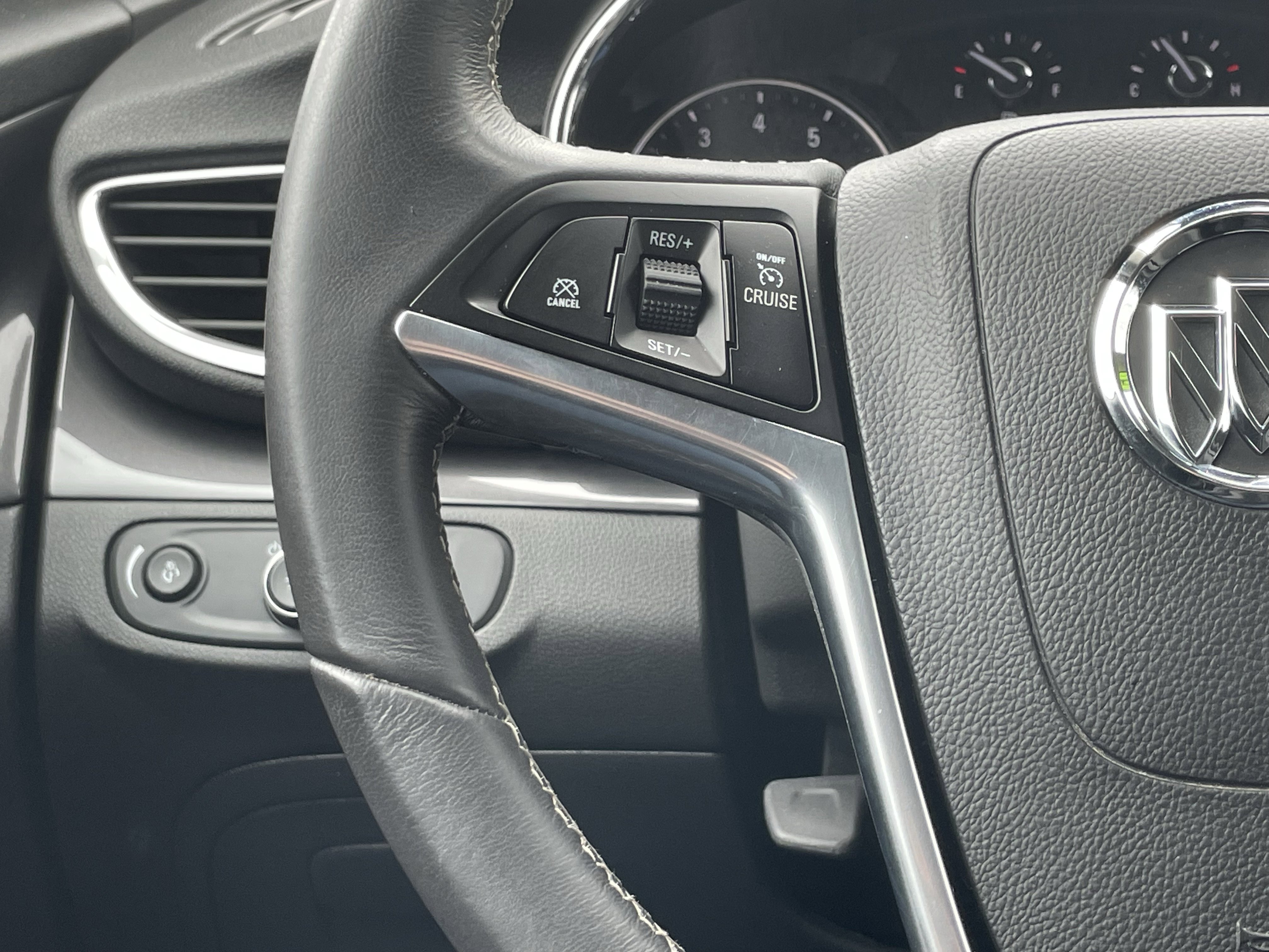 Used 2022 Buick Encore Preferred w/ Safety Package image 18