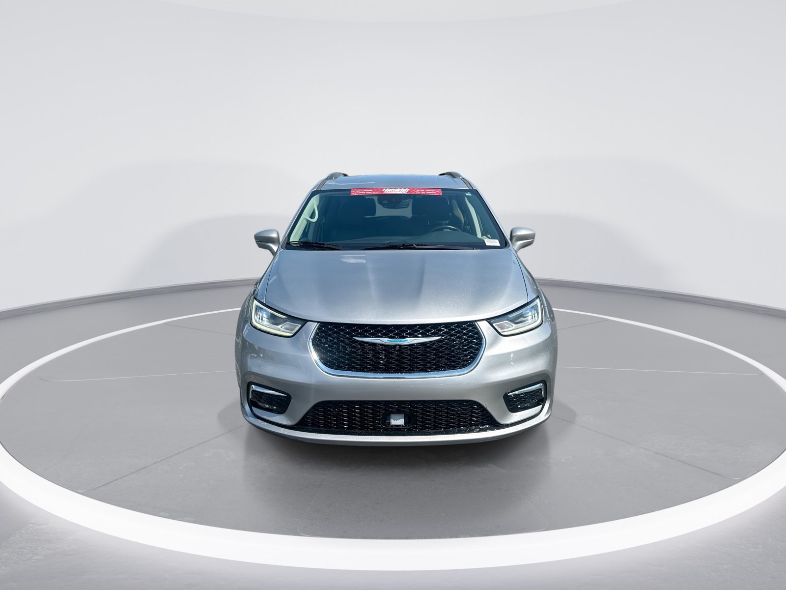 Used 2021 Chrysler Pacifica Touring-L FWD image 3