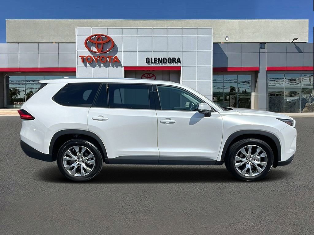 Certified 2024 Toyota Grand Highlander XLE image 2