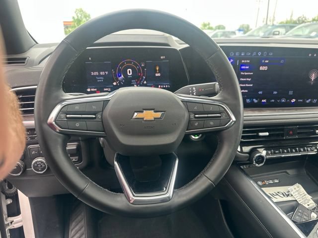 Used 2025 Chevrolet Suburban Premier AWD/4WD image 7