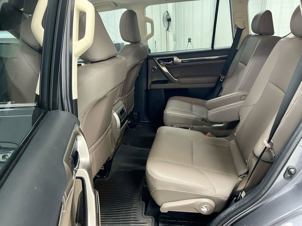 Used 2021 Lexus GX 460 Premium AWD/4WD image 24