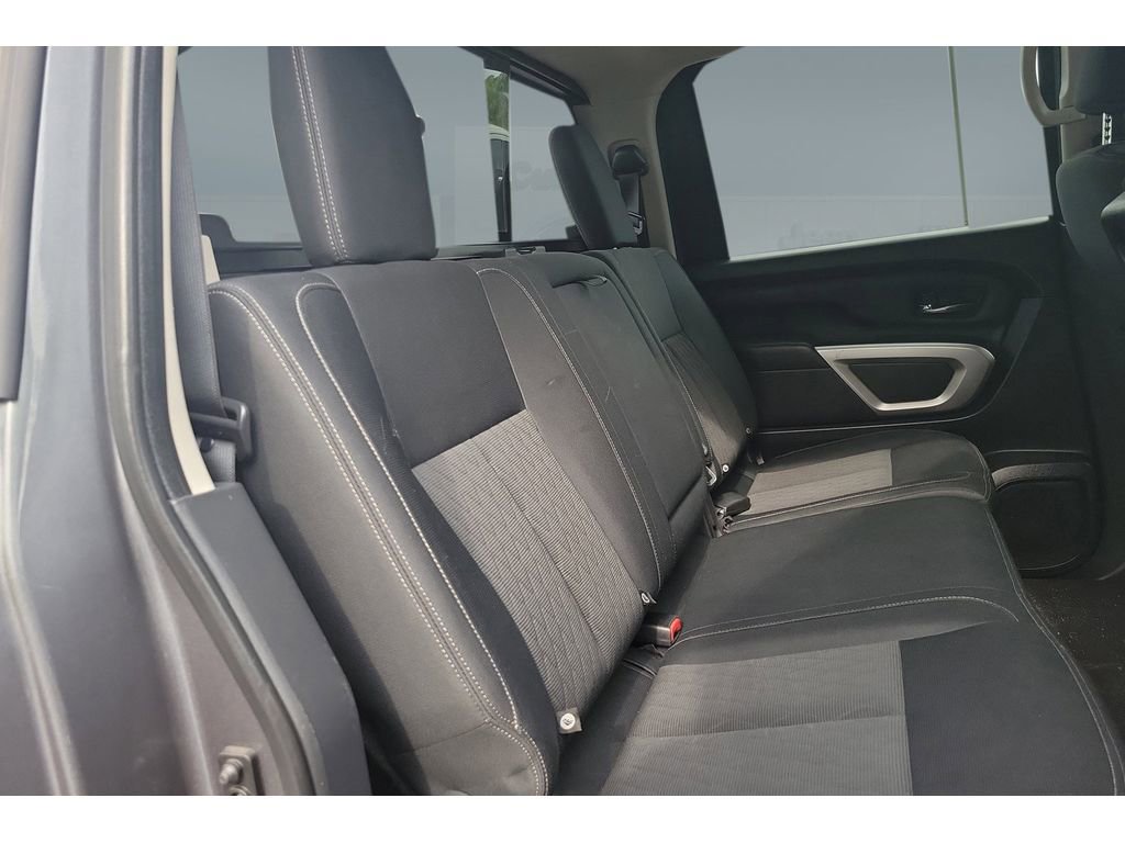 Used 2018 Nissan Titan SV RWD image 18