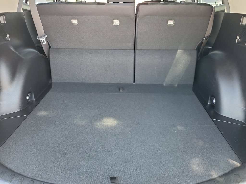 Used 2018 Toyota RAV4 LE w/ All Weather Liner Package AWD/4WD image 18