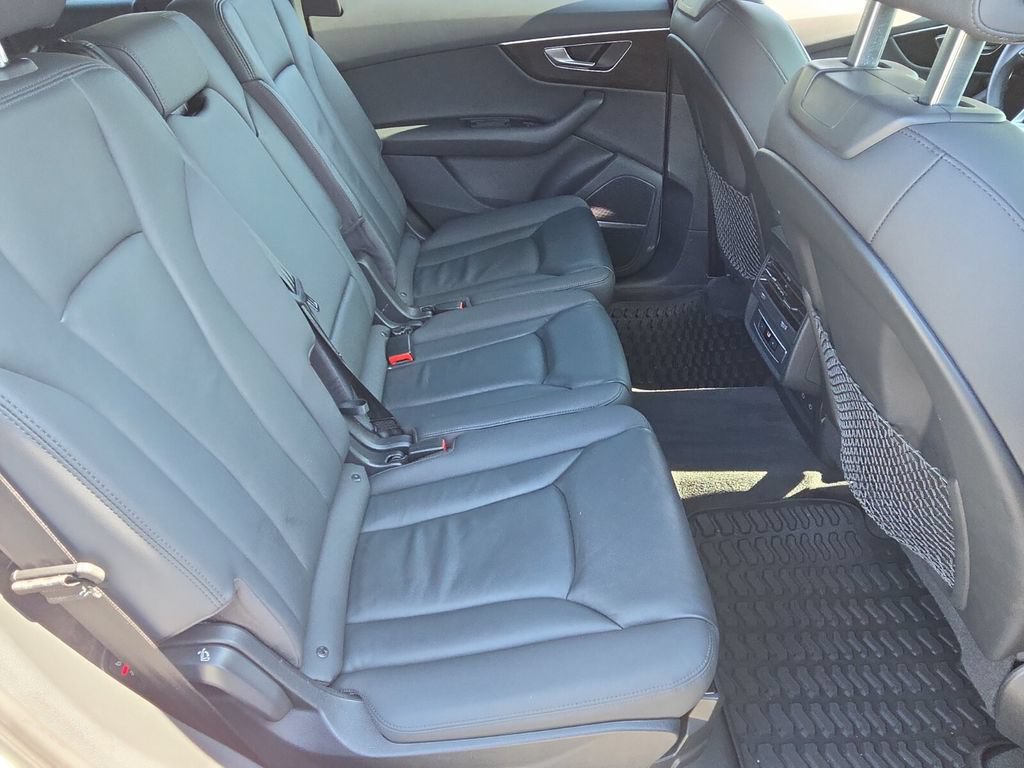 Used 2021 Audi Q7 3.0T Premium Plus w/ Premium Plus Package AWD/4WD image 17