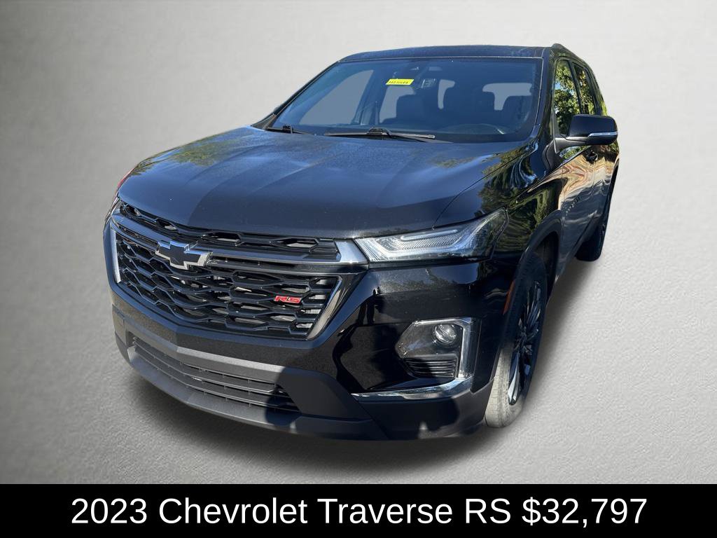 Used 2023 Chevrolet Traverse RS w/ LPO, Floor Liner Package AWD/4WD image 7