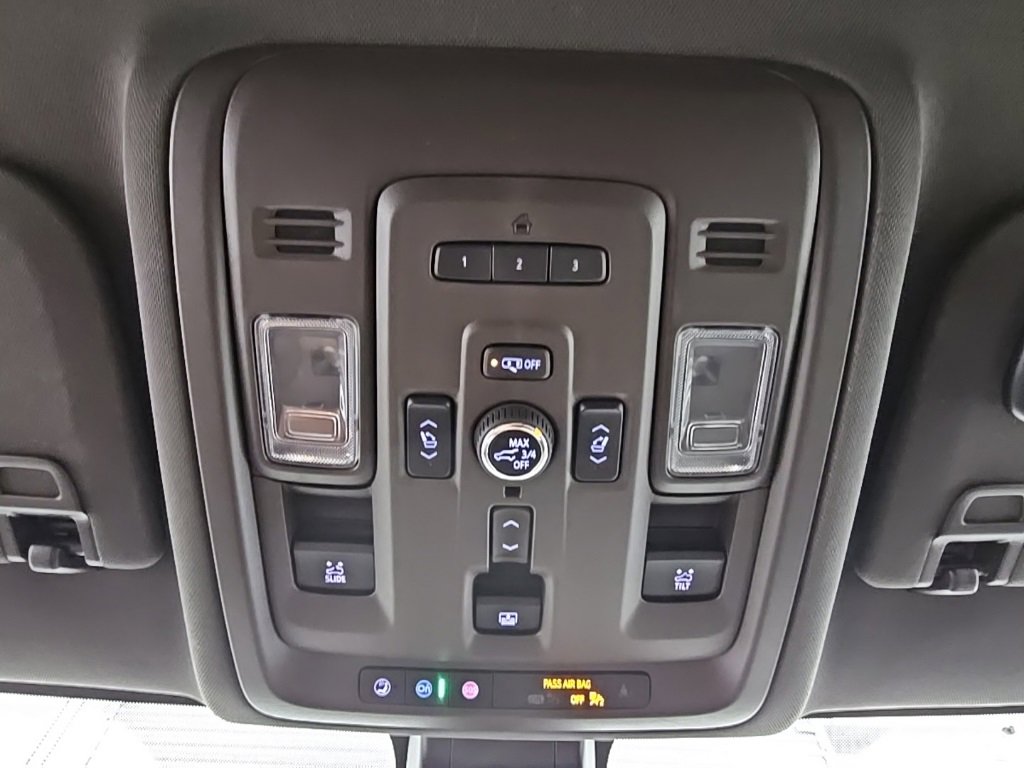 Used 2021 GMC Yukon XL SLT w/ SLT Premium Package image 25