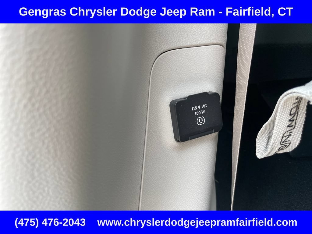 Used 2020 Chrysler Pacifica Touring-L Plus FWD image 26