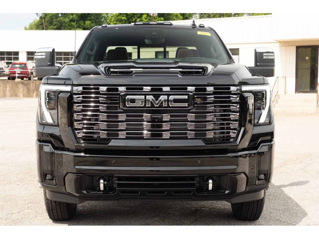 New 2026 GMC Sierra 3500 Denali Ultimate w/ LPO, Black Badging Package AWD/4WD image 3