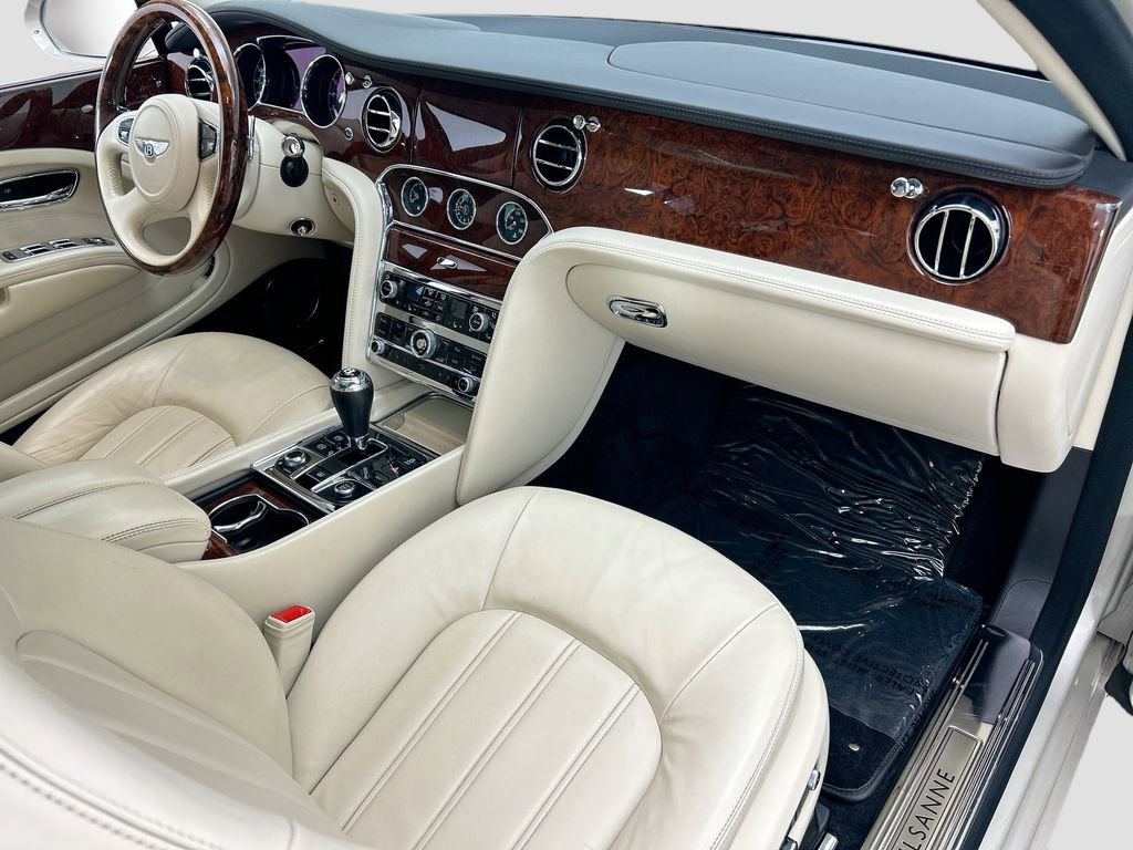 Used 2016 Bentley Mulsanne image 17