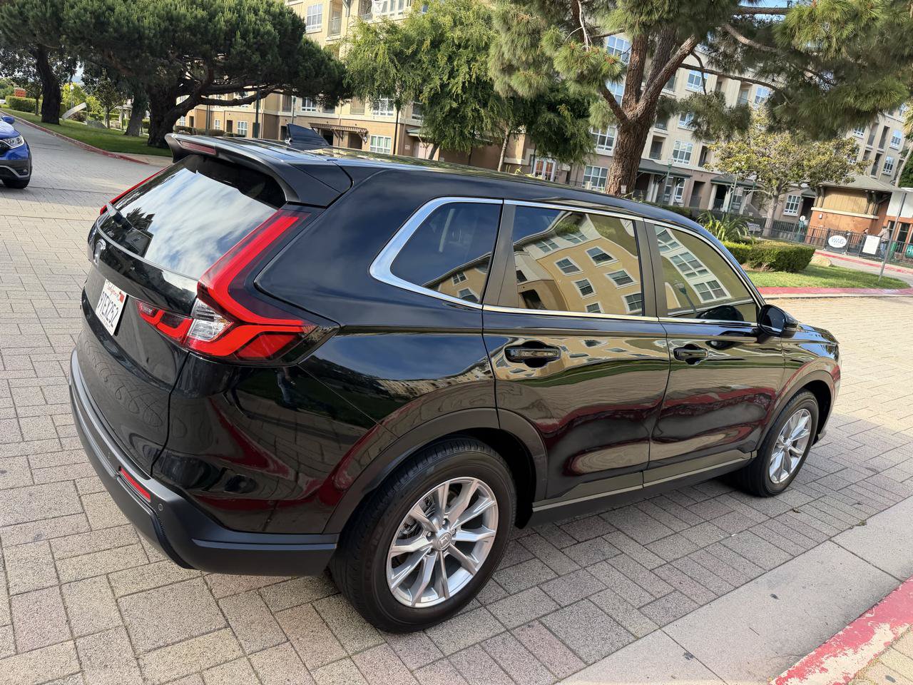 Used 2025 Honda CR-V EX-L image 28