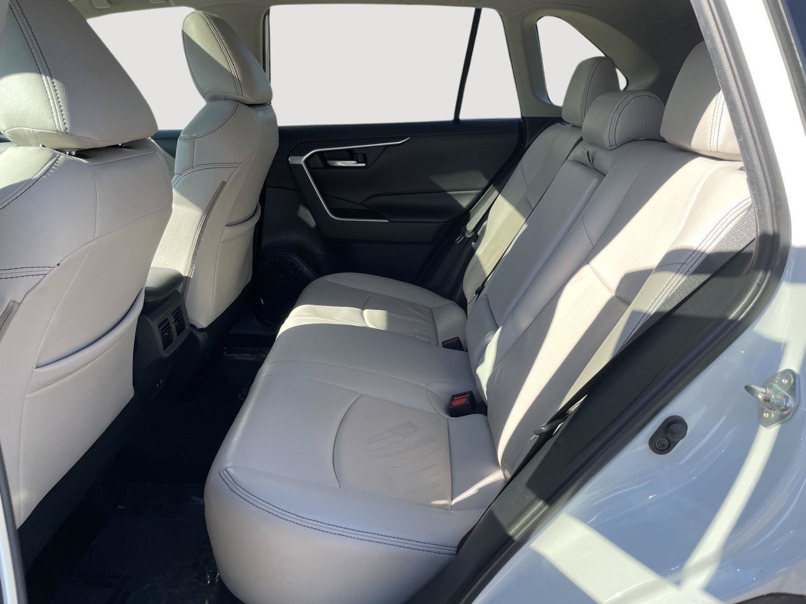 Used 2019 Toyota RAV4 XLE FWD image 24