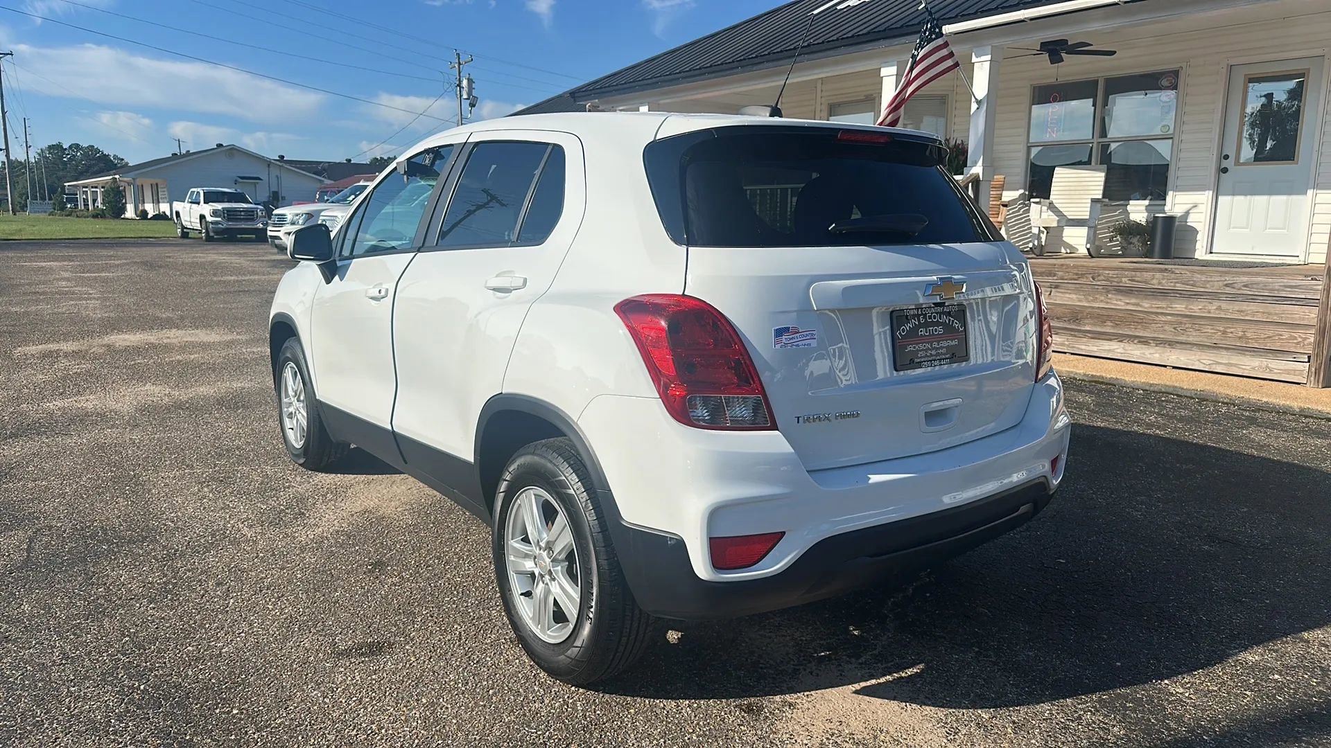 Used 2022 Chevrolet Trax LS w/ Tint and Cruise Package image 7