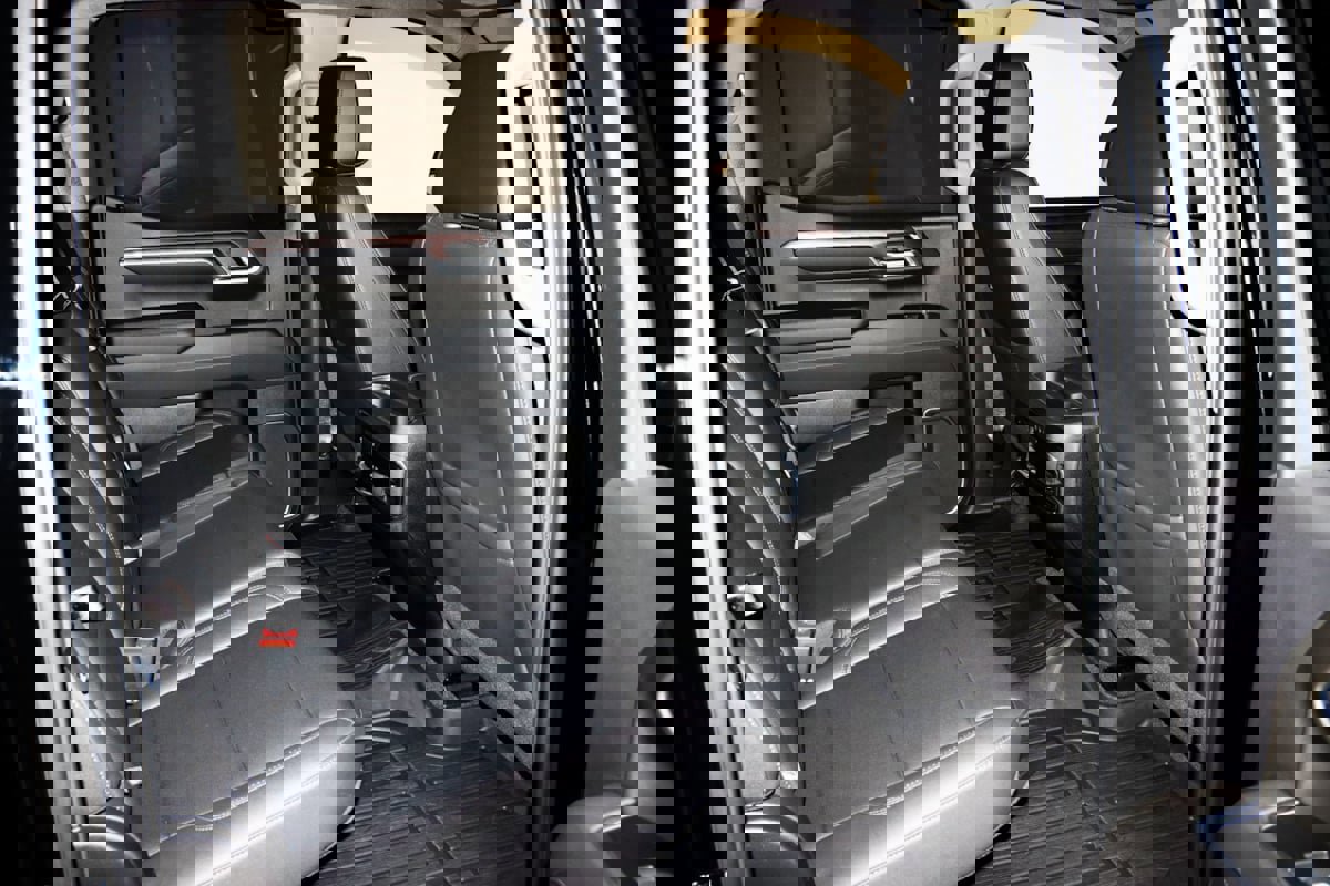 Used 2023 GMC Sierra 1500 SLT w/ SLT Convenience Package image 75