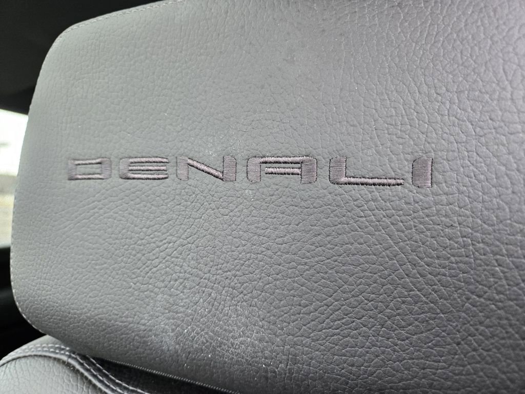 Used 2022 GMC Sierra 2500 Denali w/ Denali Ultimate Package AWD/4WD image 23