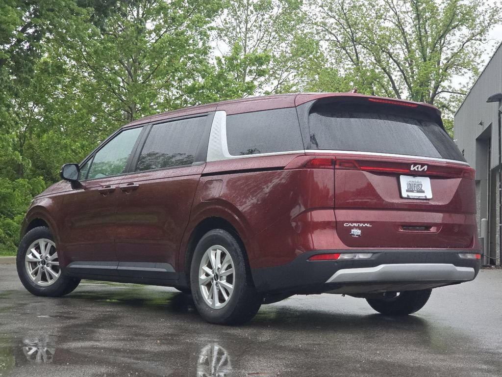 Used 2023 Kia Carnival LX FWD image 10