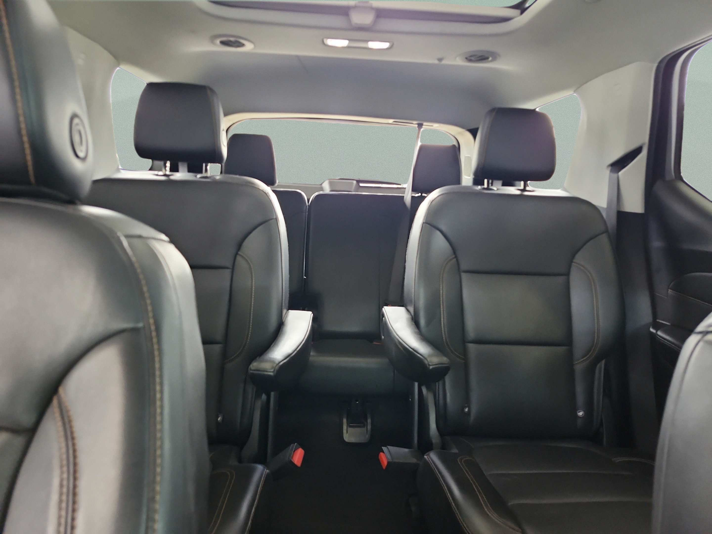 Used 2018 Chevrolet Traverse Premier w/ Redline Edition FWD image 19
