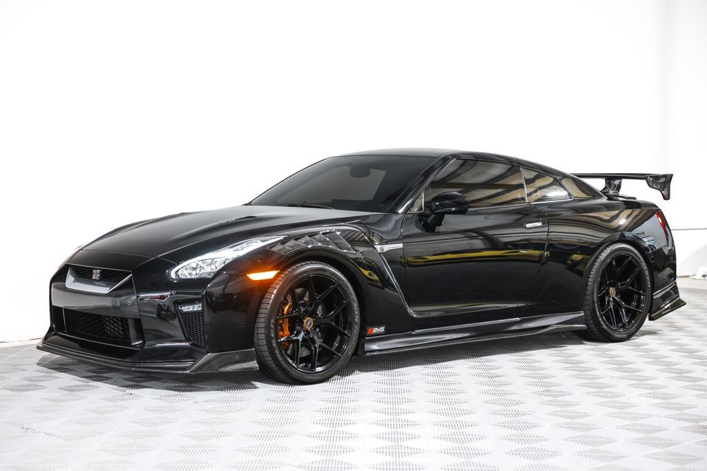 Used 2017 Nissan GT-R Premium AWD/4WD image 23