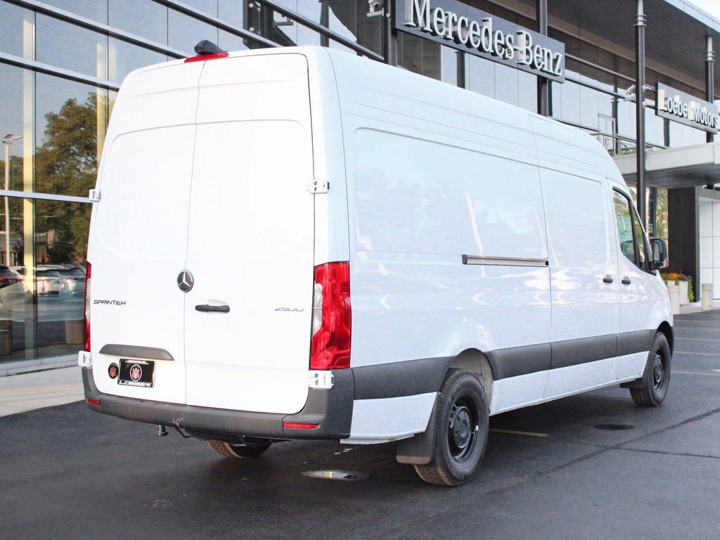 Used 2025 Mercedes-Benz Sprinter 2500 image 3