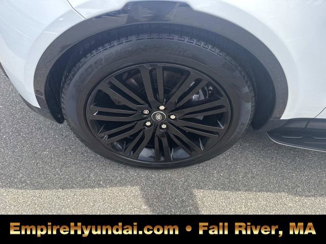 Used 2019 Land Rover Discovery HSE image 12