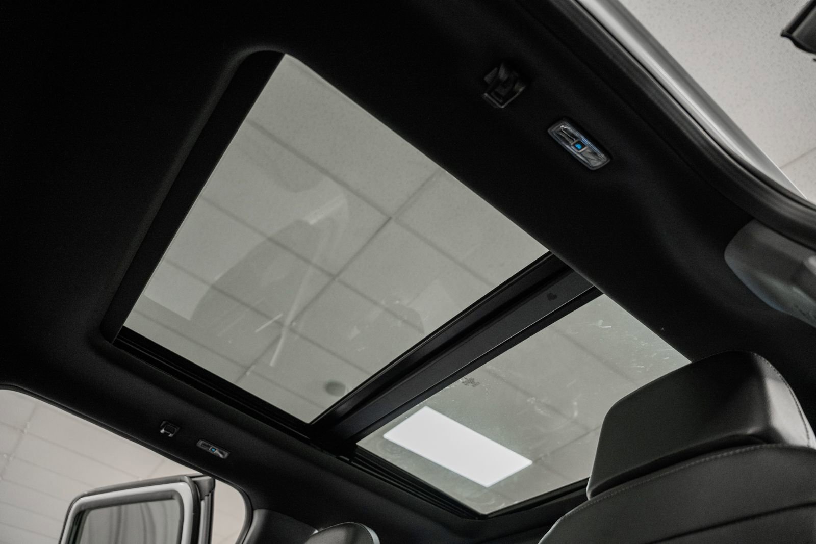 Certified 2024 Ford F150 Lariat image 36