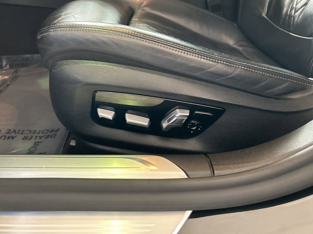 Used 2022 BMW 740i xDrive w/ M Sport Package image 46