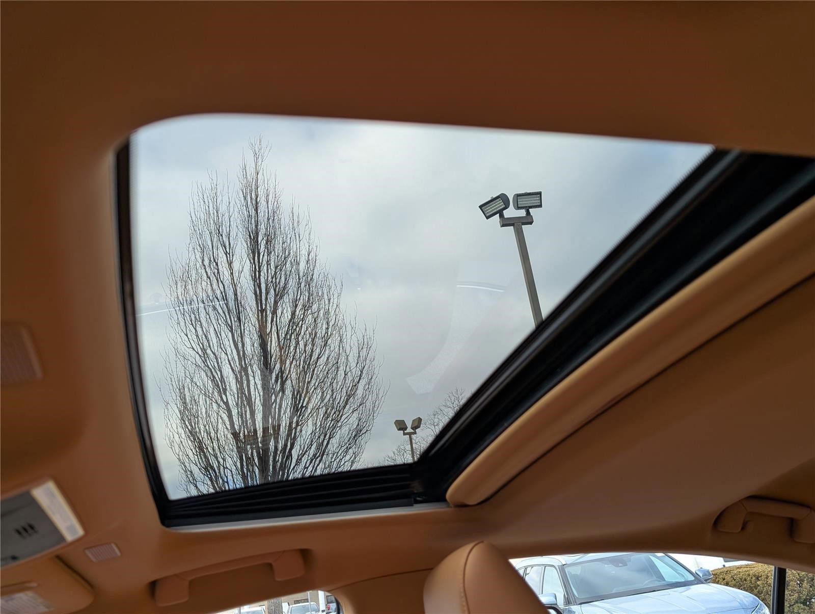 Used 2024 Lexus ES 350 w/ Technology Package image 19