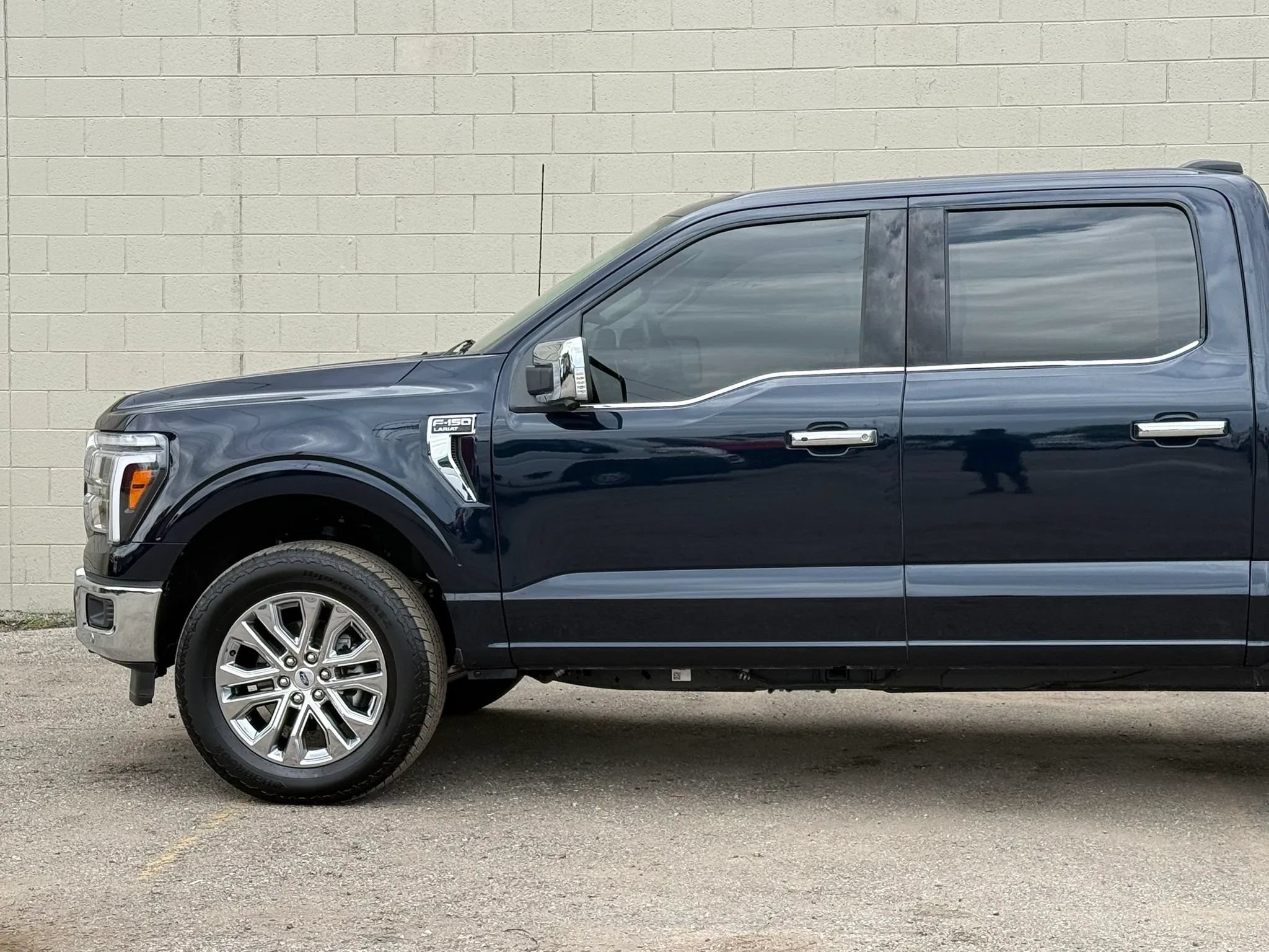 Used 2026 Ford F150 Lariat w/ Equipment Group 501A Mid AWD/4WD image 4