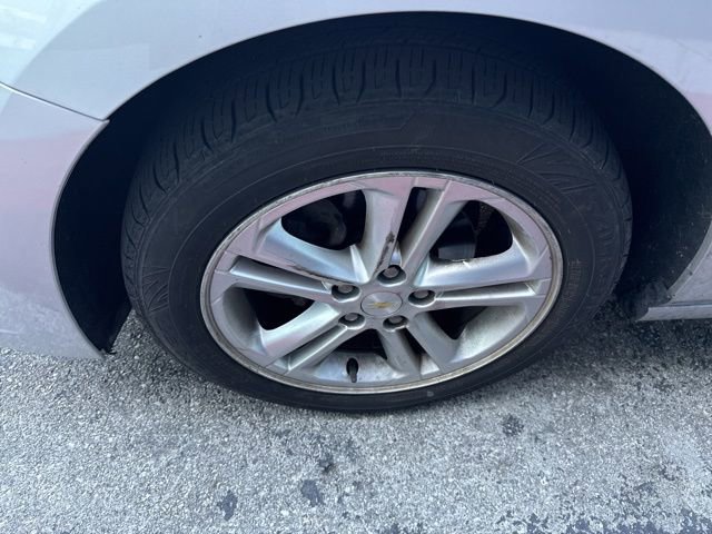 Used 2017 Chevrolet Cruze LT w/ Convenience Package image 3