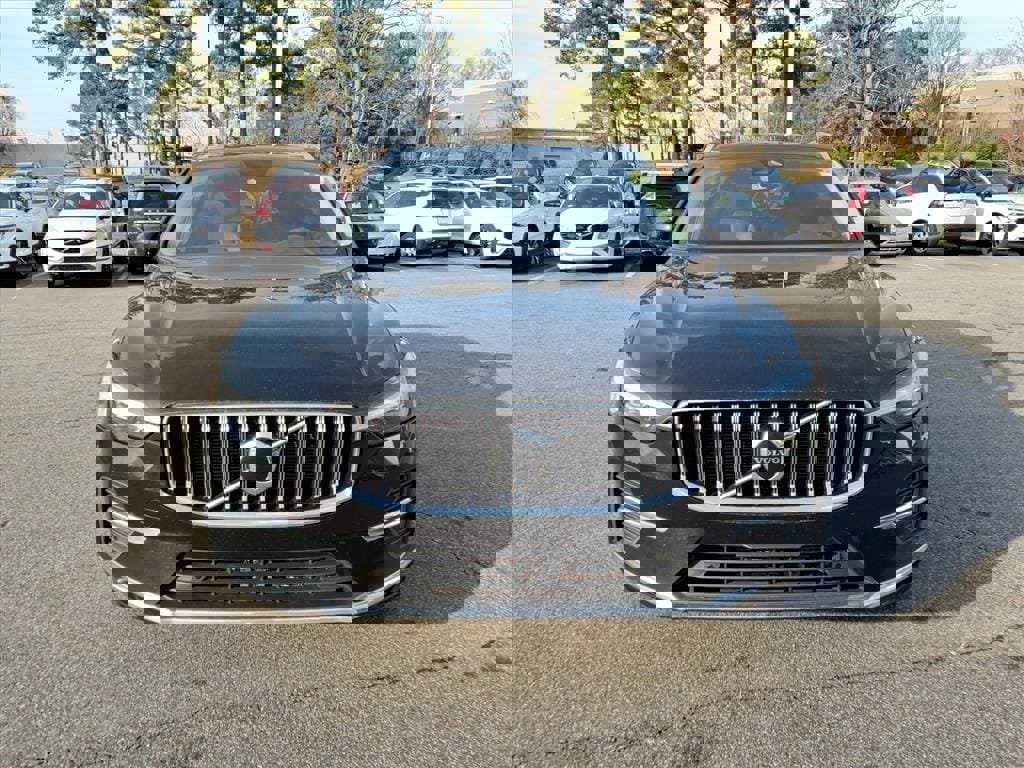 Used 2022 Volvo XC60 B5 Inscription w/ Protection Package Premier image 10