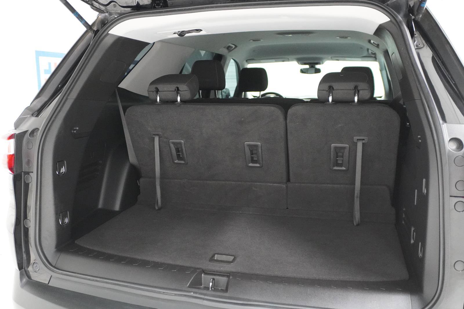 Used 2021 Chevrolet Traverse LS FWD image 7