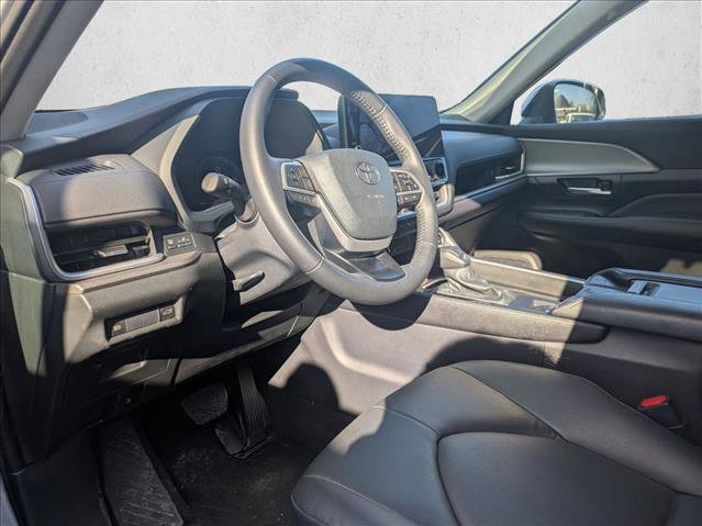 Used 2025 Toyota Grand Highlander XLE image 9