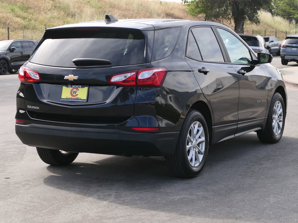 Used 2020 Chevrolet Equinox LS w/ LS Convenience Package image 2