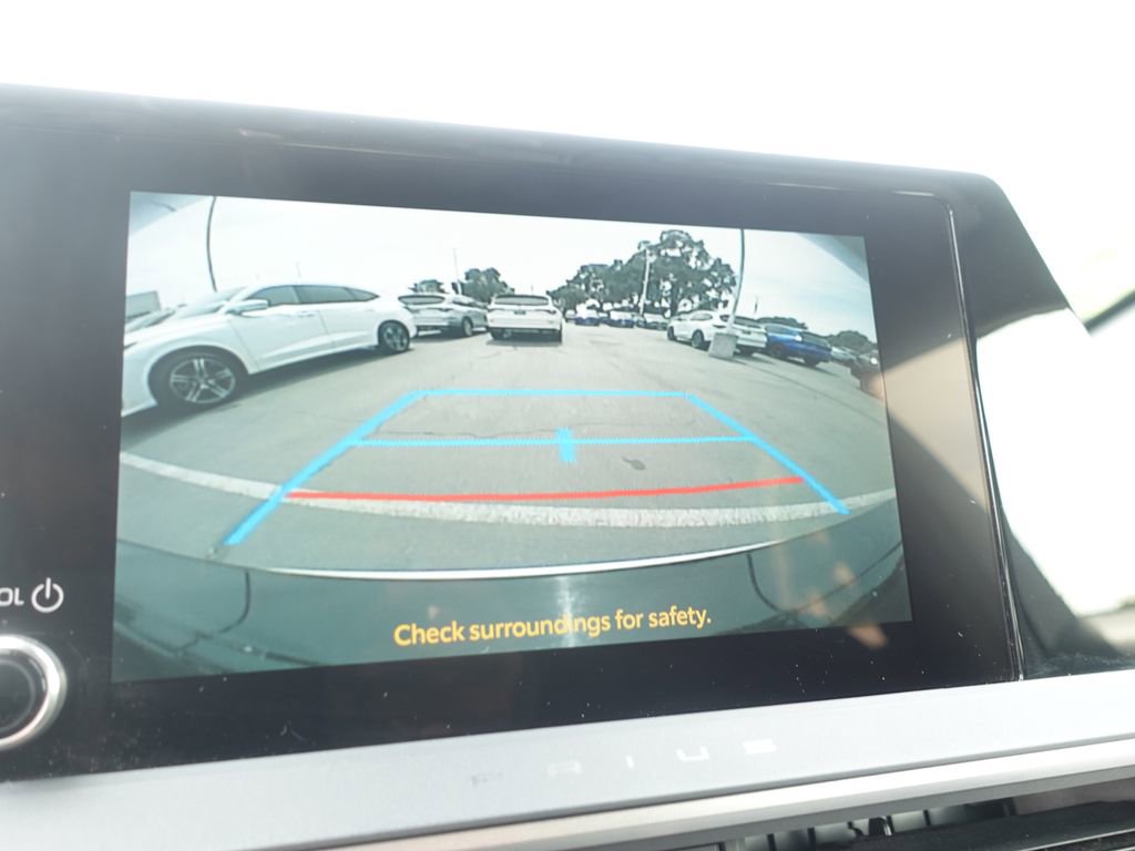 Used 2023 Toyota Prius LE image 17