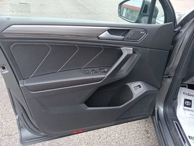 Used 2023 Volkswagen Tiguan SEL R-Line image 11