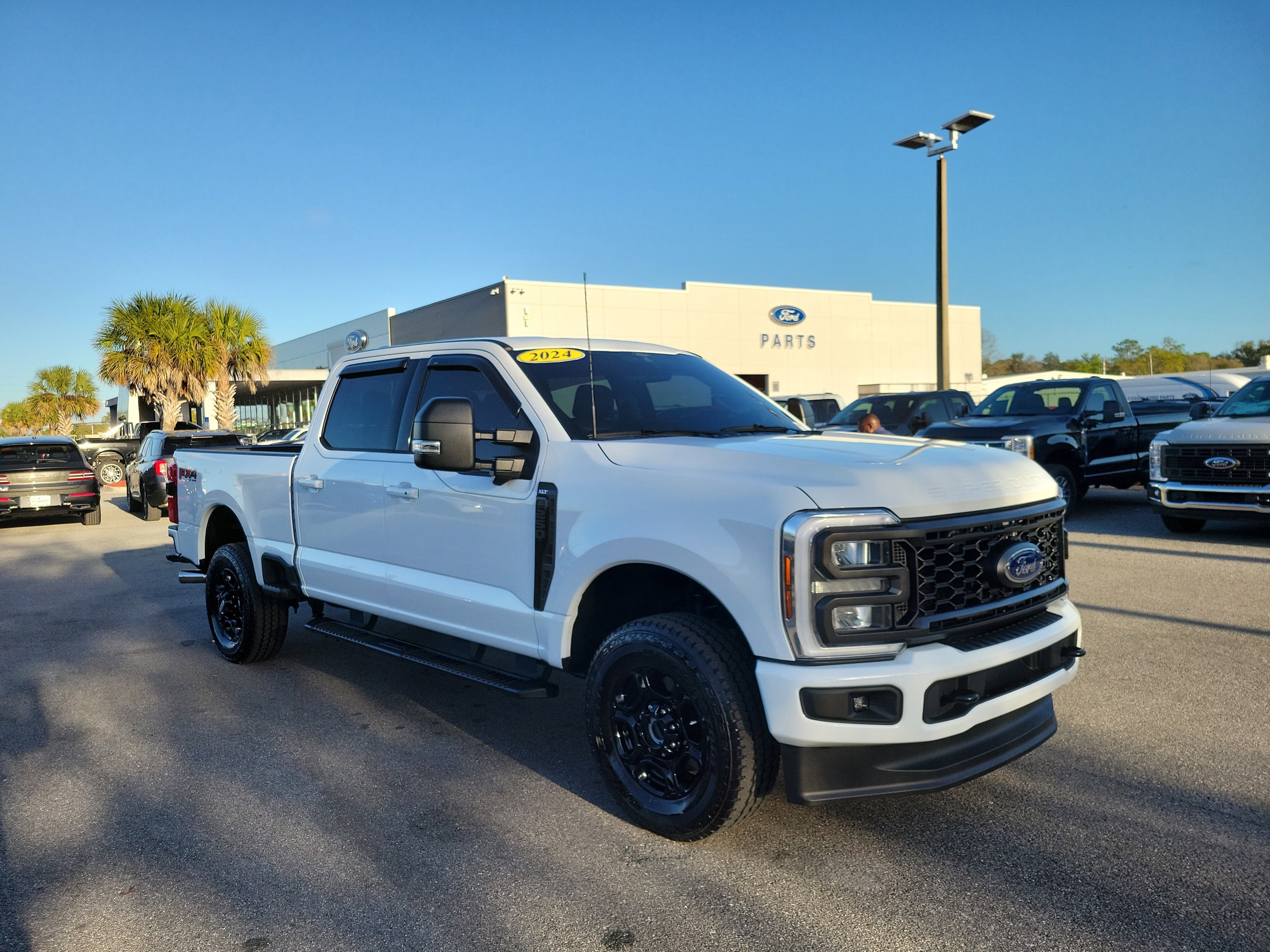 Used 2024 Ford F250 XLT w/ XLT Premium Package image 4