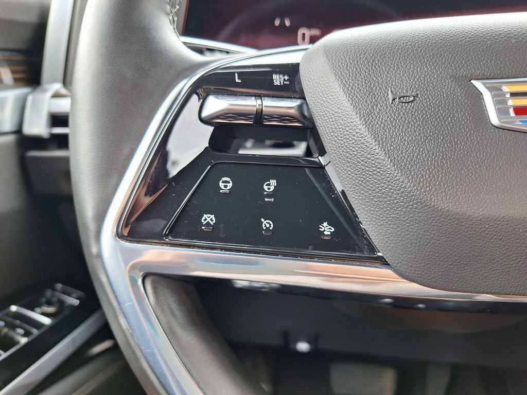 Certified 2025 Cadillac Escalade Premium Luxury AWD/4WD image 22
