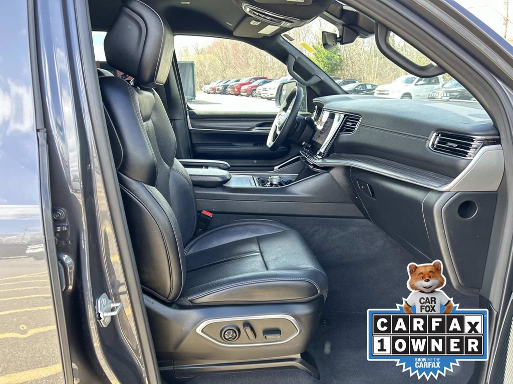 Used 2024 Jeep Wagoneer Series II w/ Flexible Seating Group image 21