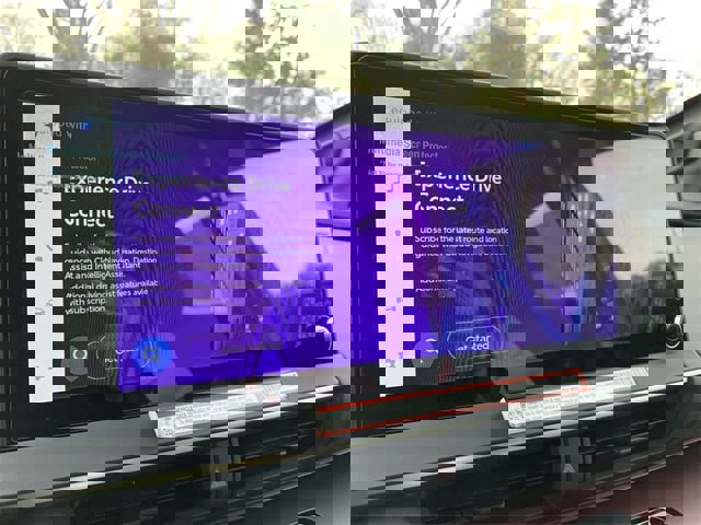 New 2025 Toyota Prius Plug-In Hybrid image 23