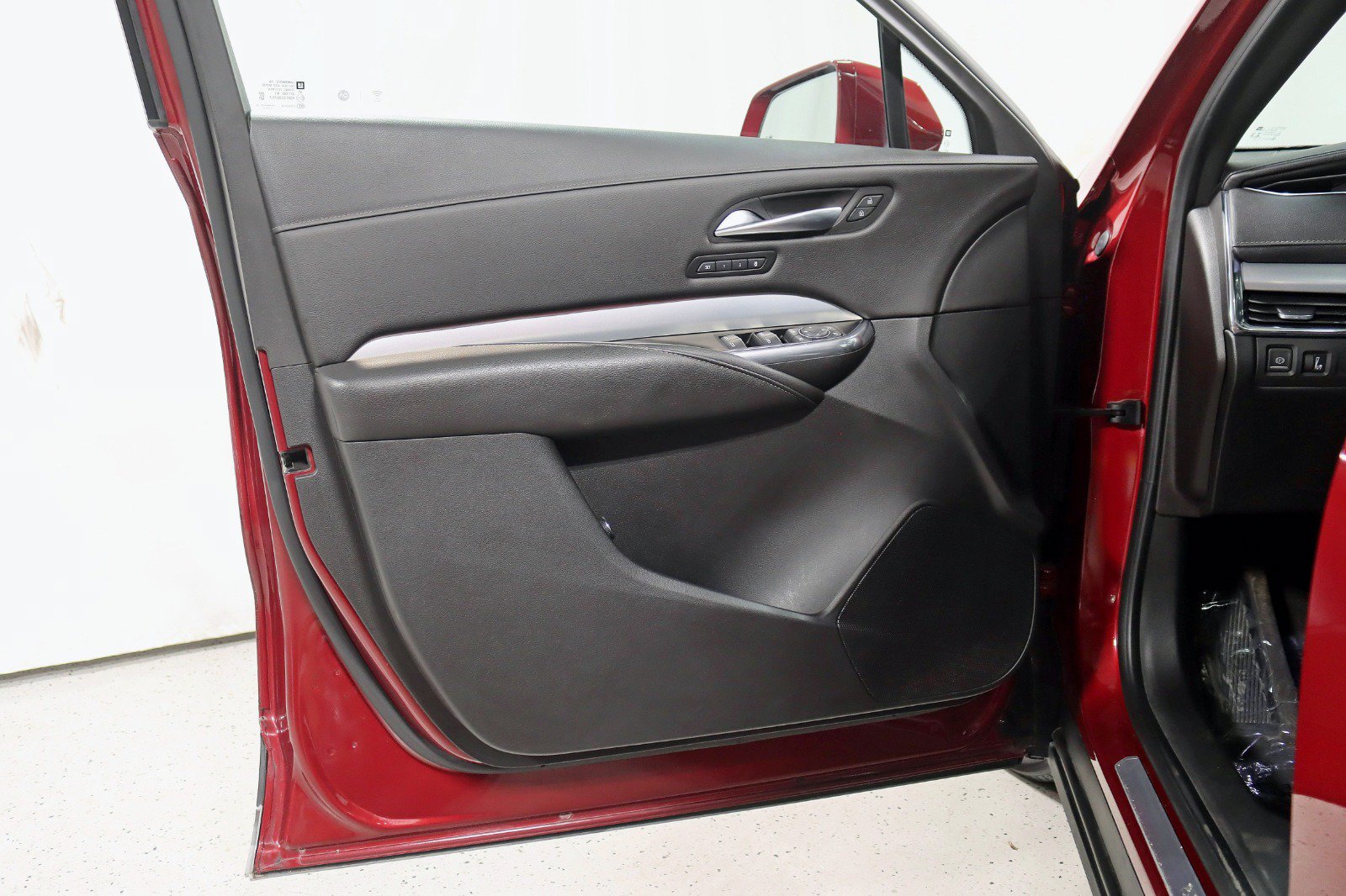 Used 2019 Cadillac XT4 Premium Luxury w/ Enhanced Visibility Package AWD/4WD image 33