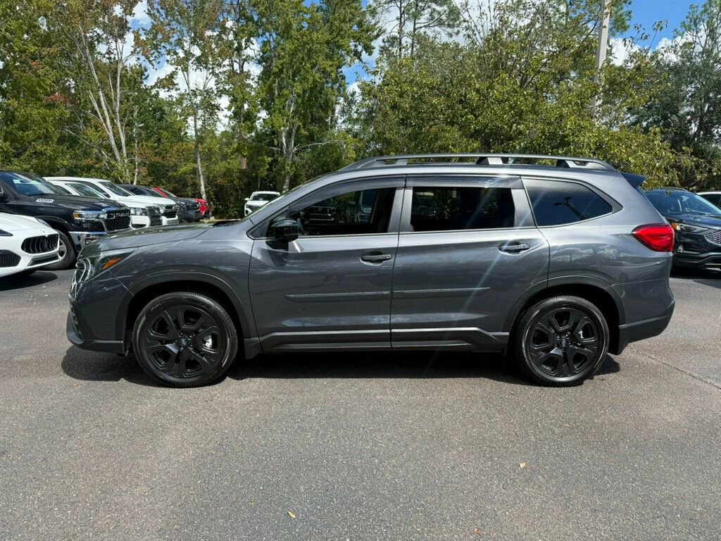 Used 2025 Subaru Ascent Onyx Edition w/ Onyx Package image 2