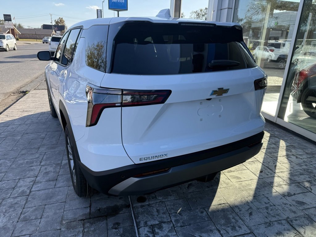 New 2026 Chevrolet Equinox LT w/ Safety and Technology Package image 3