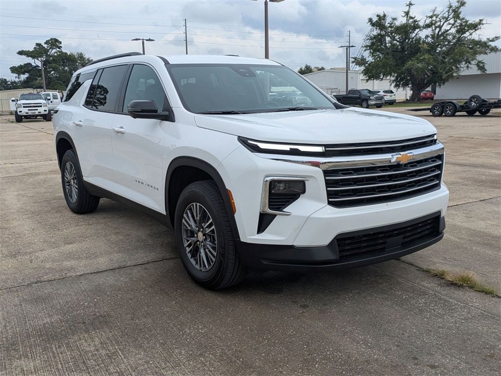 New 2026 Chevrolet Traverse LT w/ Driver Confidence Package image 3