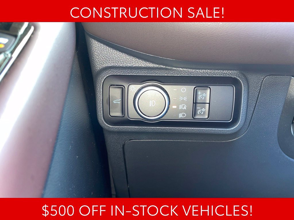 Used 2026 Ford Explorer Platinum w/ LUX Leather Package AWD/4WD image 28