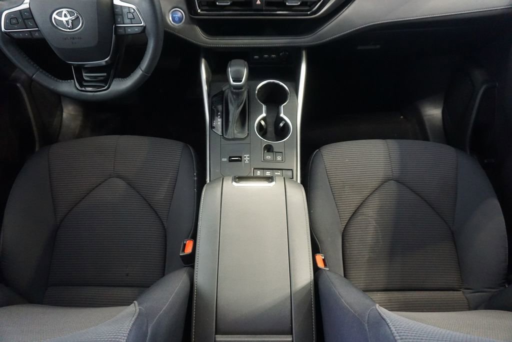 Used 2021 Toyota Highlander LE AWD/4WD image 27