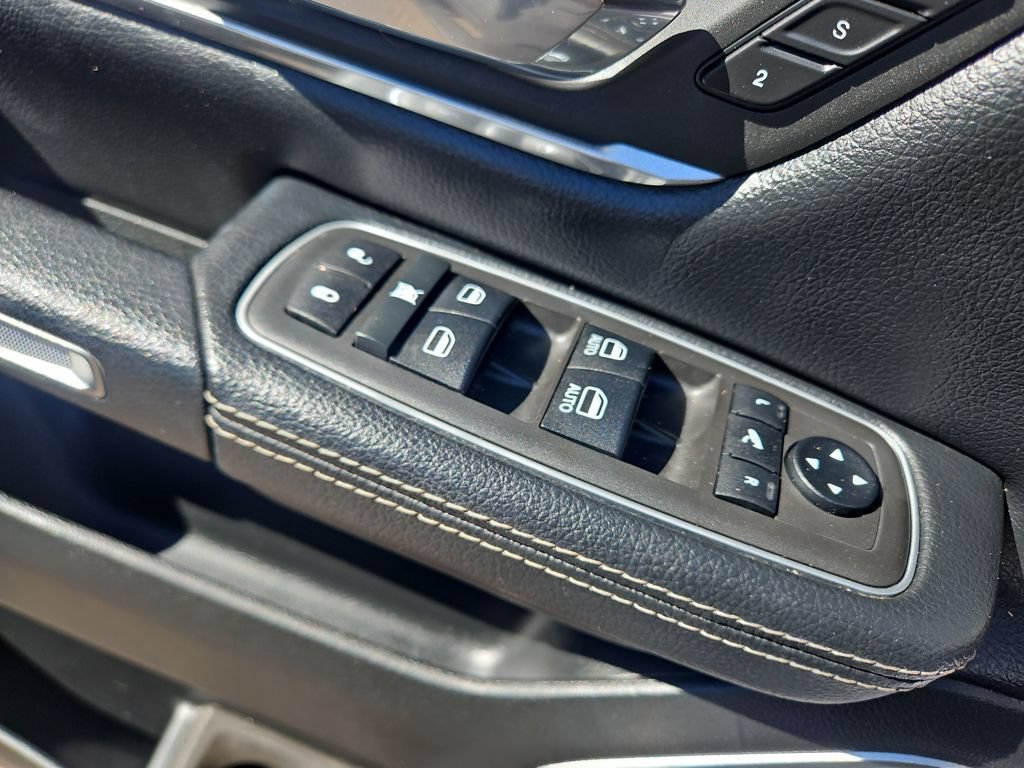 Used 2021 RAM 1500 Laramie AWD/4WD image 12