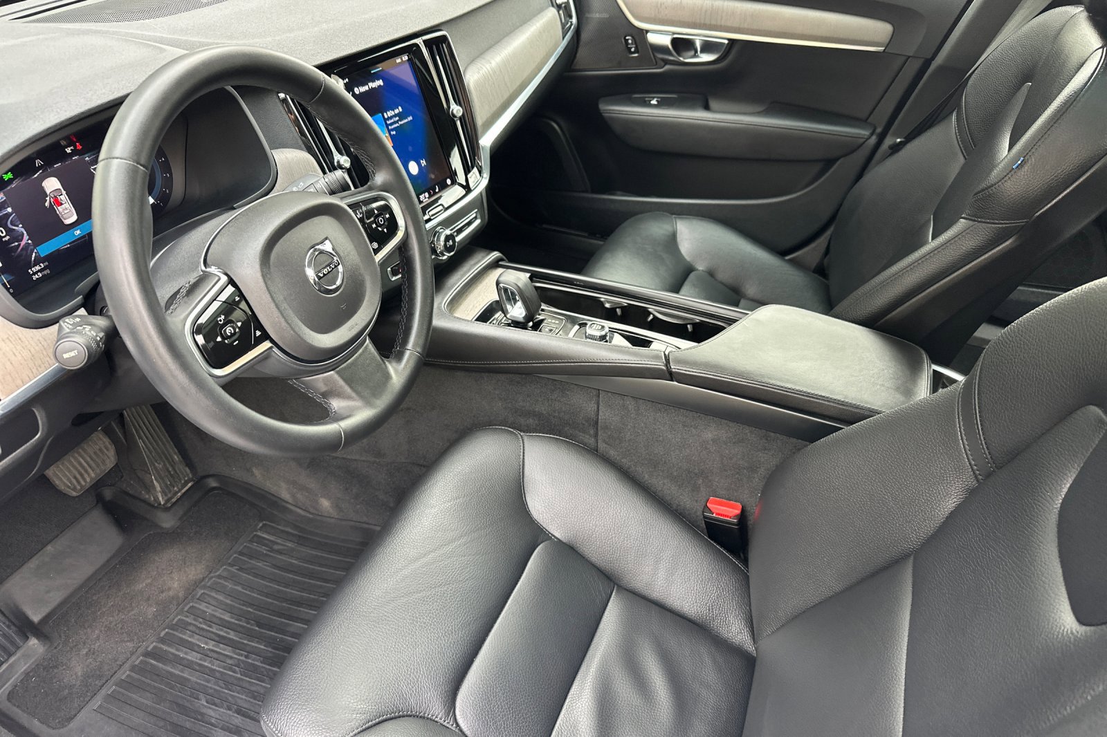 Certified 2023 Volvo S90 B6 Plus w/ Protection Package Premier image 11