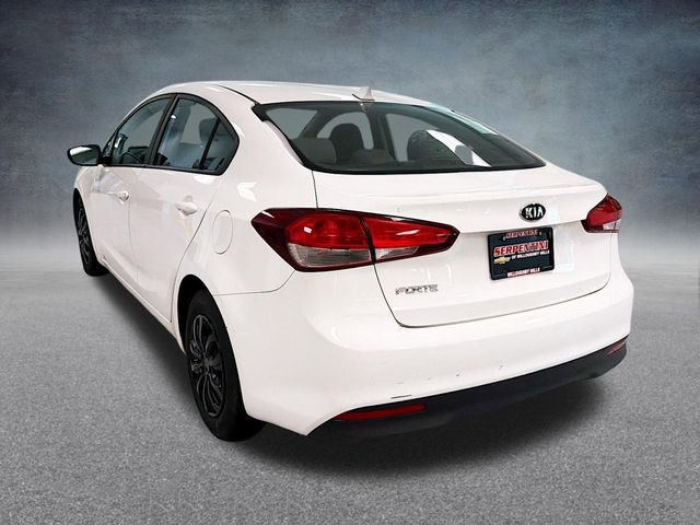 Used 2017 Kia Forte LX image 9