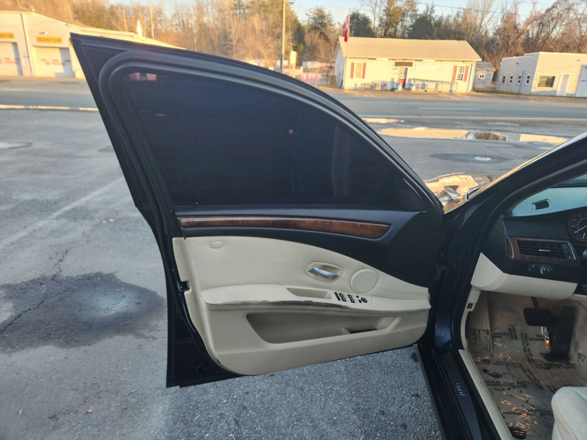 Used 2009 BMW 528i xDrive Sedan image 23